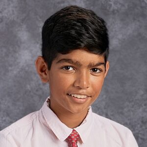 Junior uses debate skills to help sixth grade girls at Oracle community workshop 010_PARIKH_DEVEN